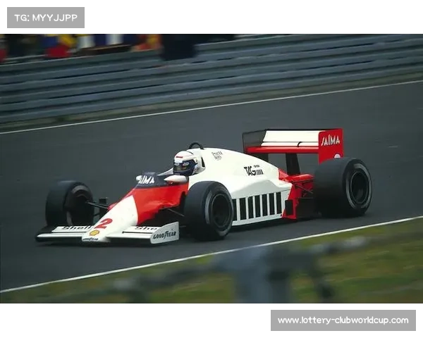 F1新加坡夜赛前瞻 高温高湿考验车手极限耐力与战略应变 F1新加坡夜赛前瞻 高温高湿考验车手极限耐力与战略应变